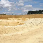 With Gas Fireplace & Bath * 贝梅伦