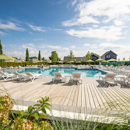 With Gas Fireplace & Bath