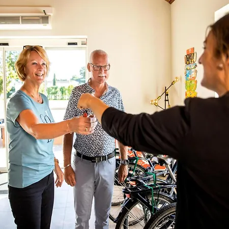 With Gas Fireplace & Bath * Bemelen