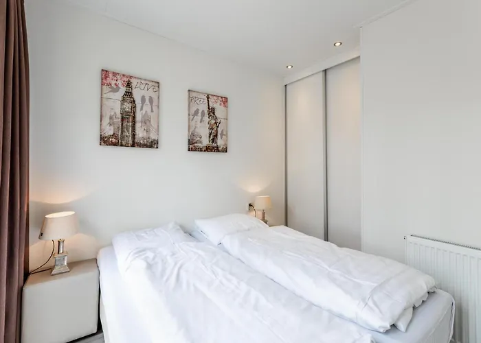 With Gas Fireplace & Bath *