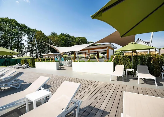 With Gas Fireplace & Bath