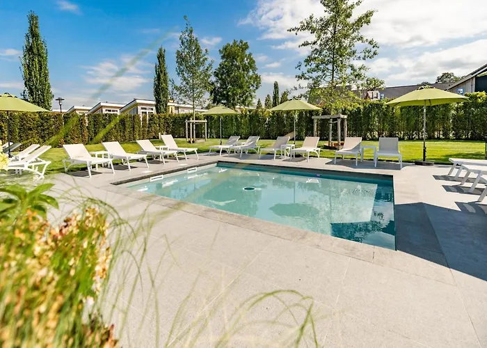 With Gas Fireplace & Bath Bemelen