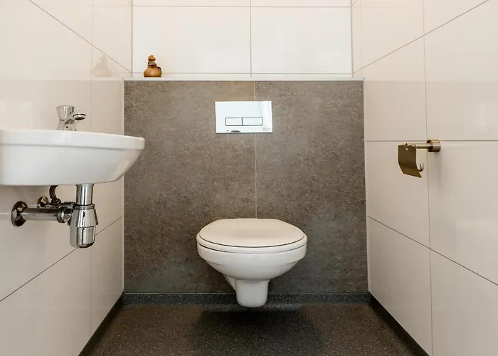 With Gas Fireplace & Bath