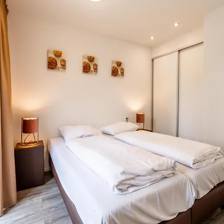 With Gas Fireplace & Bath *